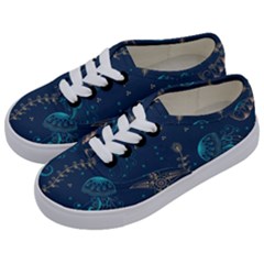 Arabesque Vintage Graphic Nature Kids  Classic Low Top Sneakers by Bigfootshirtshop