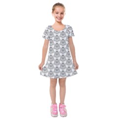 Scarab Pattern Egyptian Mythology Black And White Kids  Short Sleeve Velvet Dress by genx