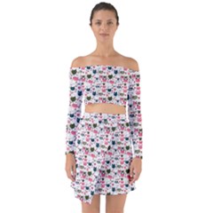 Adorable Seamless Cat Head Pattern01 Off Shoulder Top With Skirt Set by TastefulDesigns