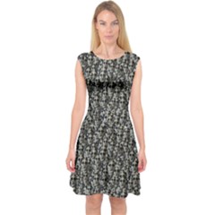 Creepy Head Motif Pattern Capsleeve Midi Dress by dflcprintsclothing