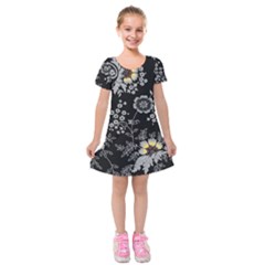 White And Yellow Floral And Paisley Illustration Background Kids  Short Sleeve Velvet Dress by Cowasu