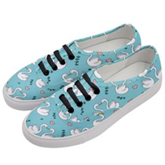 Elegant Swan Pattern Design Women s Classic Low Top Sneakers by Bangk1t