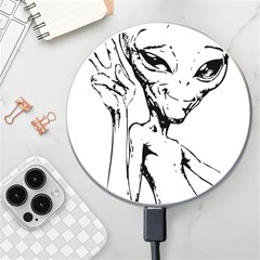 Paul Alien Wireless Charger by KenArtShop